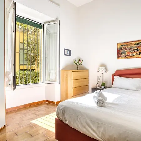 Joivy Adorable 1 Bed Flat Near Centre *