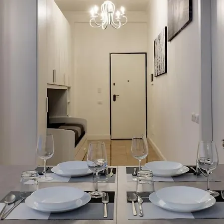 San Babila - Luxury Milanese Apartment Milan