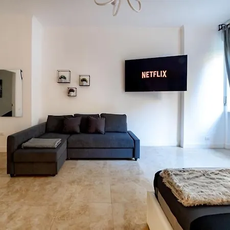 Apartment San Babila - Luxury Milanese *
