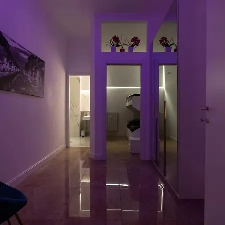 San Babila - Luxury Milanese Apartment *