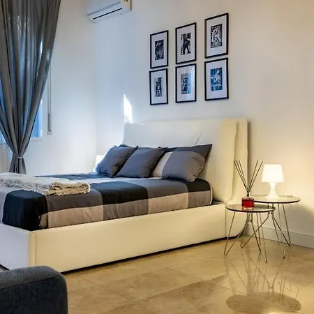 San Babila - Luxury Milanese Milan