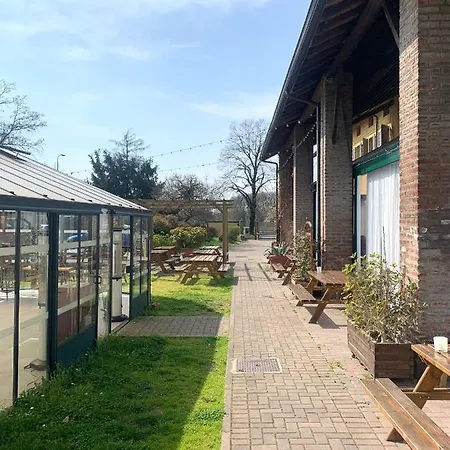 Cascina Bellaria Auberge de jeunesse *