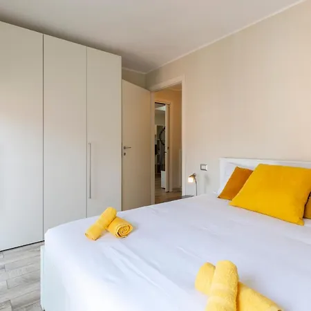 Salomone - Mecenate District Apartment Milan
