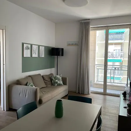 Confortevole Bilocale In Largo Marinai D'italia Apartman *