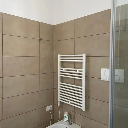 Confortevole Bilocale In Largo Marinai D'italia Mediolan