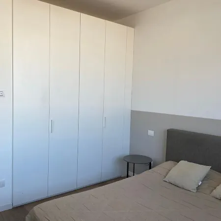 Confortevole Bilocale In Largo Marinai D'italia Mediolan