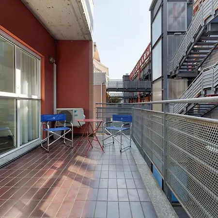 Guesthost - Industrial Design Near M4 Tolstoj Apartman Milánó