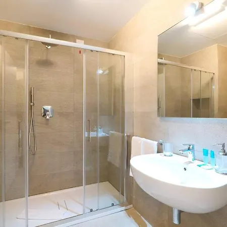 Apartment Contempora - Rosellini 5a *