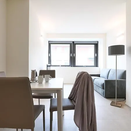 Contempora - Rosellini 5a Milan
