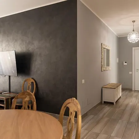 Youhosty - Napoli 35 מילאנו