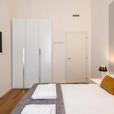 Royal - Centro Cadorna Apartman *