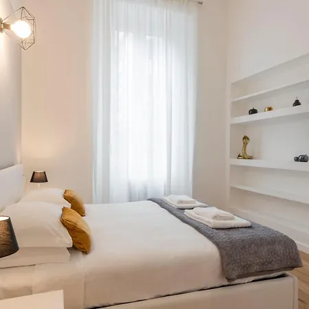 Royal - Centro Cadorna Apartman