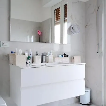 Apartment Lux 180sqm Flat - Entire Last Floor Milan