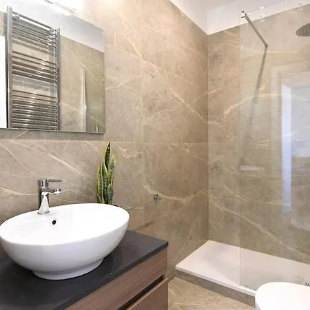 Luminoso Bilocale Con Terrazzino