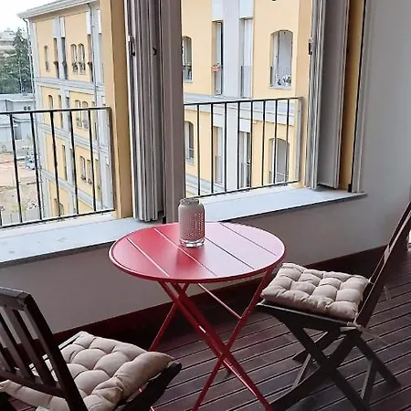 Cozy With Spacious Veranda * Milán