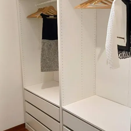 Cozy With Spacious Veranda Διαμέρισμα