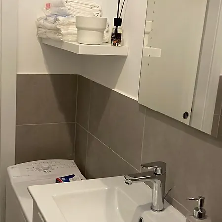 Lm Tortona House شقة *