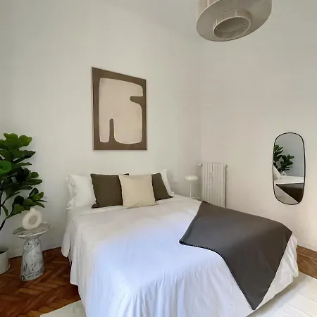 Casa Unica - Spacious & Contemporary - Bullona I Milan