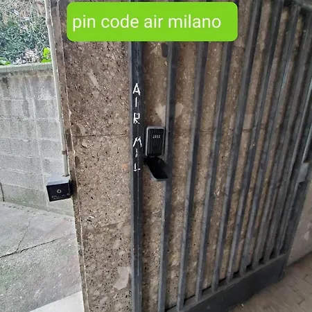 Grazioso Metro Vicinissima Facile Per Arrivare A Duomo * ミラノ