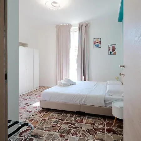 Suity I Cozy Leila Милан