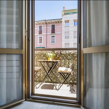 Lejlighed Modern Apartment, Centro Piola