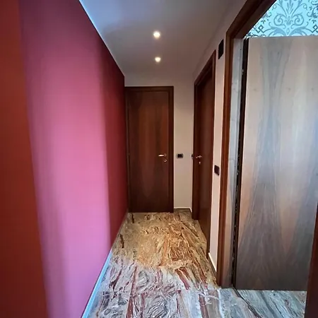 La Casa Di Sara - *