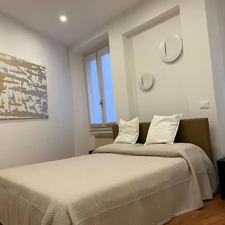 Casa Vercelli Delizioso Bilocale Moderno Nella Vecchia 아파트 *