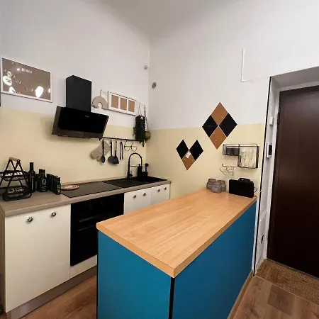 Cozy 6 Milánó