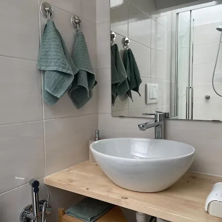 Mansarda Di Nolo-mm Pasteur-red Line