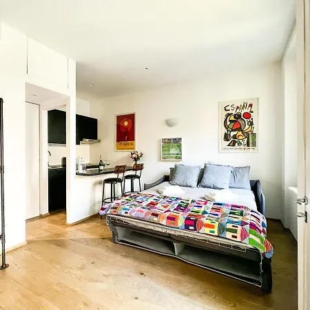 The Mundial - Bosco Verticale View * Mediolan