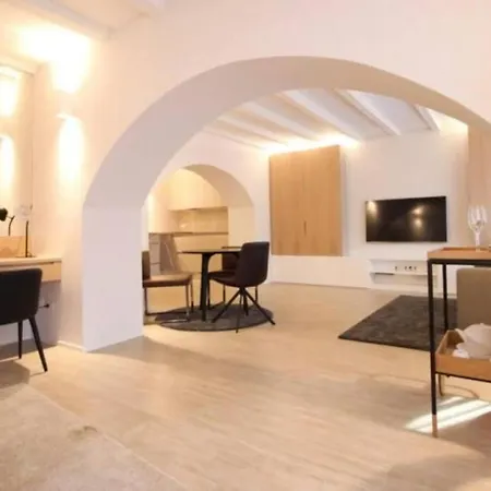 Garibaldi Amazing Open Space Apartment