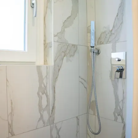 Apartmán 15min Metro Duomo - Rho Fiera - Skyscraper Kitchen *