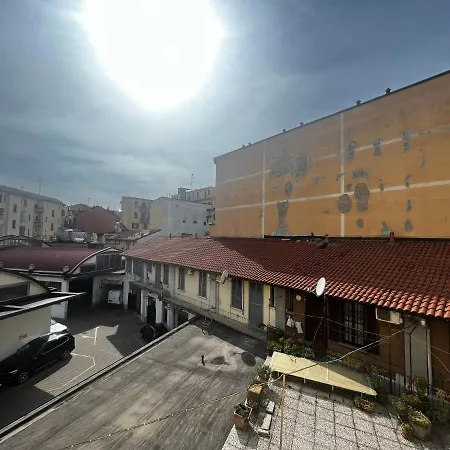 Regina Ai Navigli - Sky Tv, Wifi And Breakfast Box