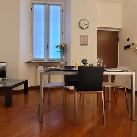 Navigli-centro Stylish In Design District Apartment Milan