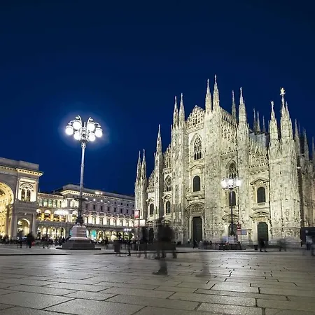Apartment View Luxury Duomo Milan