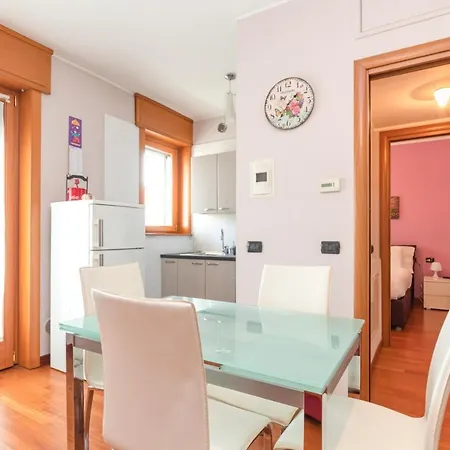 Altido Adorable Flat With Balcony Διαμέρισμα Μιλάνο