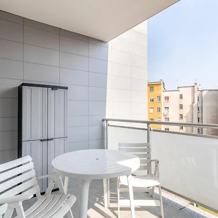 Altido Adorable Flat With Balcony *
