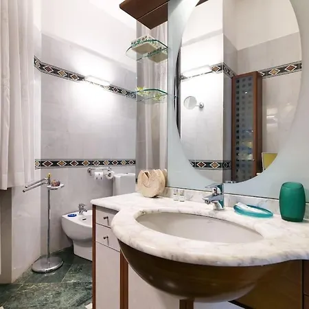 Large And Elegant In Missori Duomo Apartment Milan