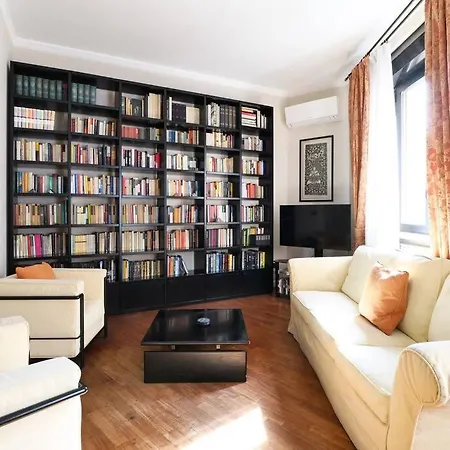 Large And Elegant In Missori Duomo * Milan