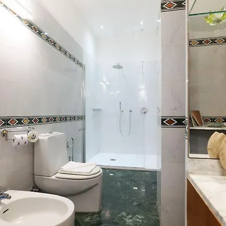 Large And Elegant In Missori Duomo Apartment Milan