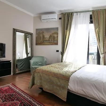 Large And Elegant In Missori Duomo *