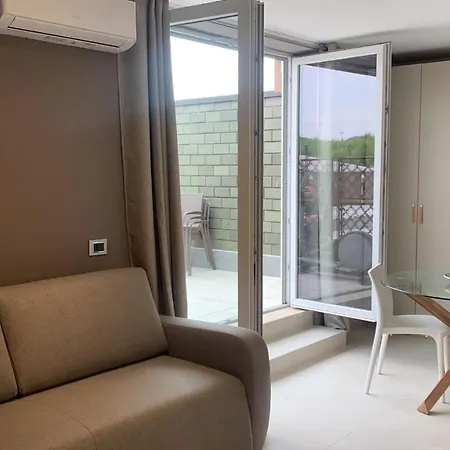 Apartmán R39 Attic With Terrace And Private Parking *