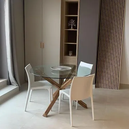 Lejlighed R39 Attic With Terrace And Private Parking Milano