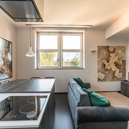 Design - Palestra E Parcheggio Privato *