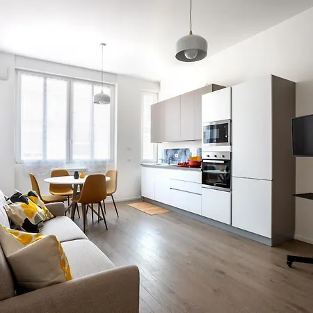 Navigli - Center Modern Suite, Fast Wi-fi & Tram Apartment Milan