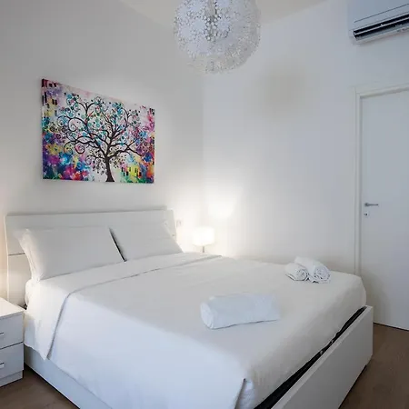 Navigli - Center Modern Suite, Fast Wi-fi & Tram * ميلان