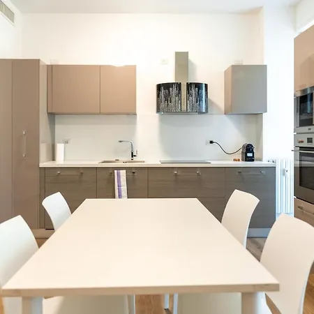 Appartement 15min Metro Duomo - Rho Fiera - Skyscraper Kitchen