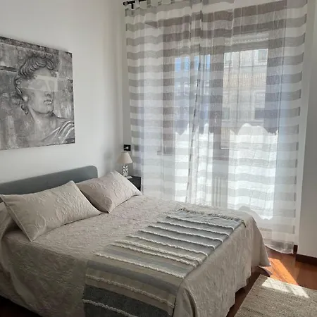 Rebecca's Collection: Repubblica Apartment *