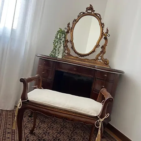Rebecca's Collection: Manzoni *