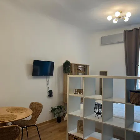 Regina Ai Navigli - Sky Tv, Wifi And Breakfast Box 밀라노